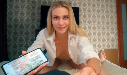 Русская девушка во время домашнего минета раздвигает ноги для вагинала